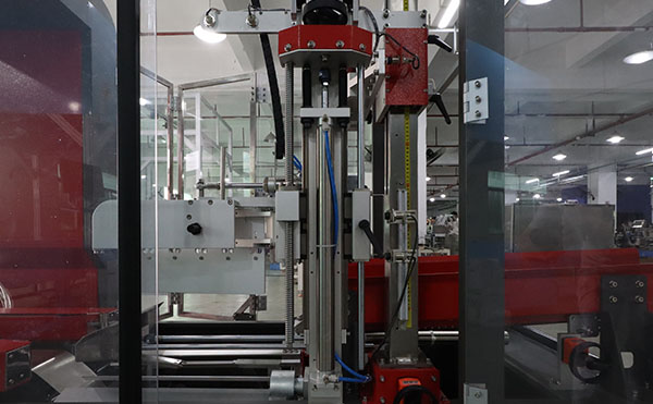 角邊全自動封箱機(jī),全自動封箱機(jī),封箱機(jī),高臻智能