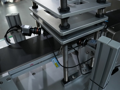 電子產(chǎn)品外觀缺陷檢測(cè)機(jī),外觀缺陷檢測(cè)機(jī),外觀視覺(jué)檢測(cè)設(shè)備